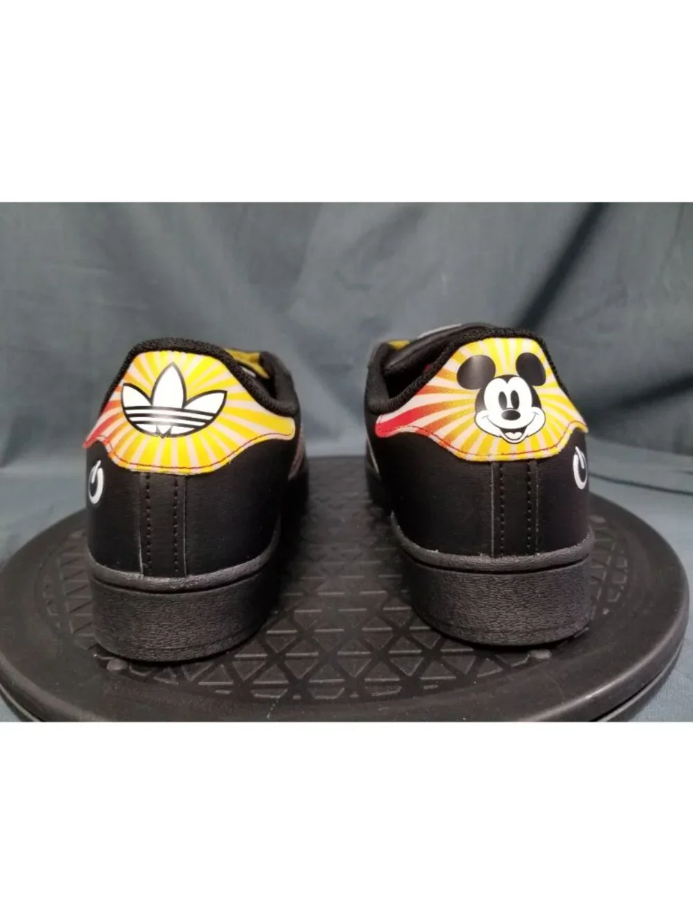 Adidas Superstar (PS) LED Lights Disney Mickey Mouse Kids Size 2.5 NEW NO BOX!